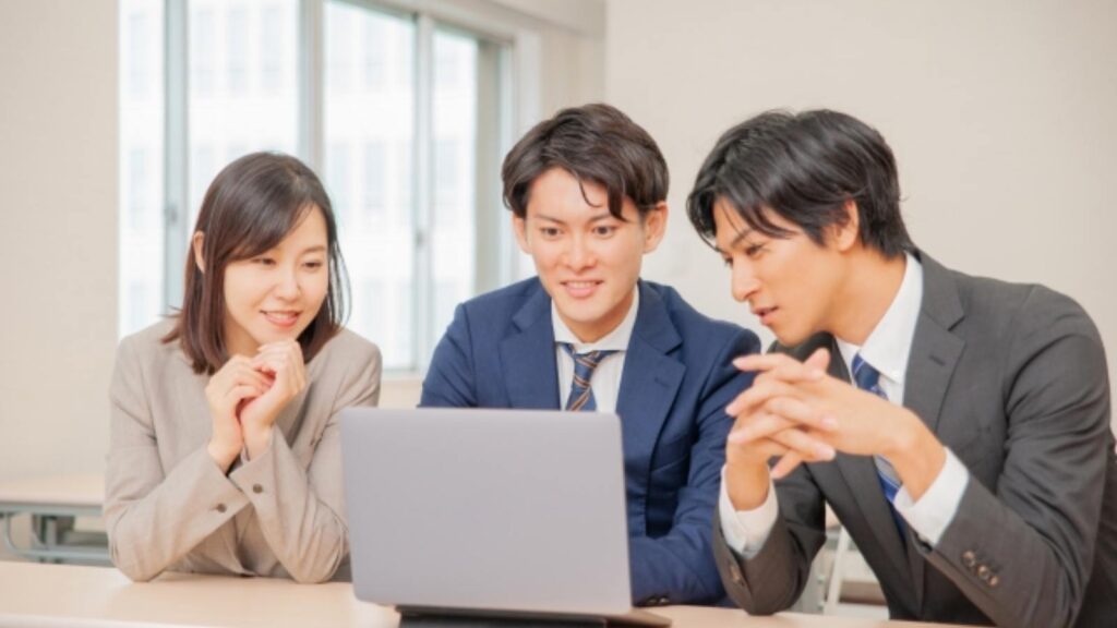 上席役職：組織の舵取り者が直面する課題とリーダーシップの在り方